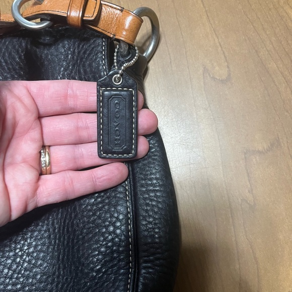 Coach Pebble Leather Shoulder bag - Picture 5 of 7
